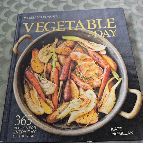 Williams Sonoma Vegetable of the Day Cookbook - Picture 1 of 8